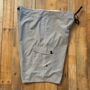 O’Neill gray men’s swim board shorts trunks size waist 33 W. NWT